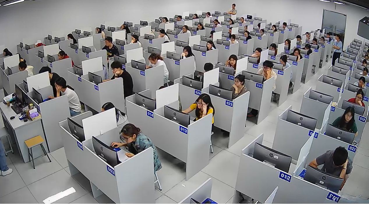 考试现场督导图片